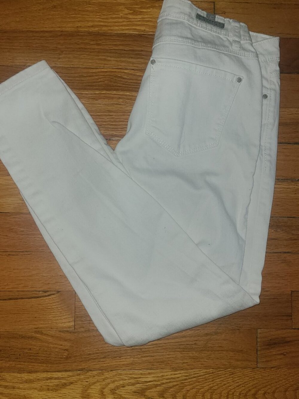 Lauren Conrad white denim jeans size 6